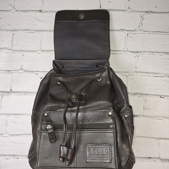 Relic Brown Backpack Bag Smooth Leather Everyday Style Great Condition - Picture 4 of 6